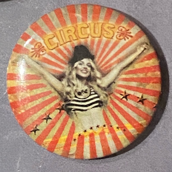 Britney Spears pin set - Picture 2 of 4